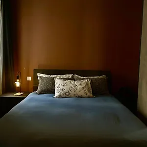 Airport Bedroom With Your Own Private Bathroom Self Check In And Self Check Out Air-condition Included Séjour chez l'habitant Mqabba
